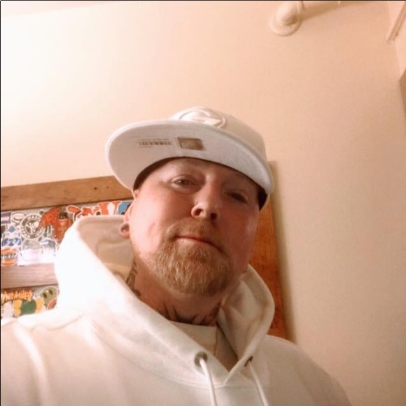 Meet your Posher, Erik - Picture 2 of 3